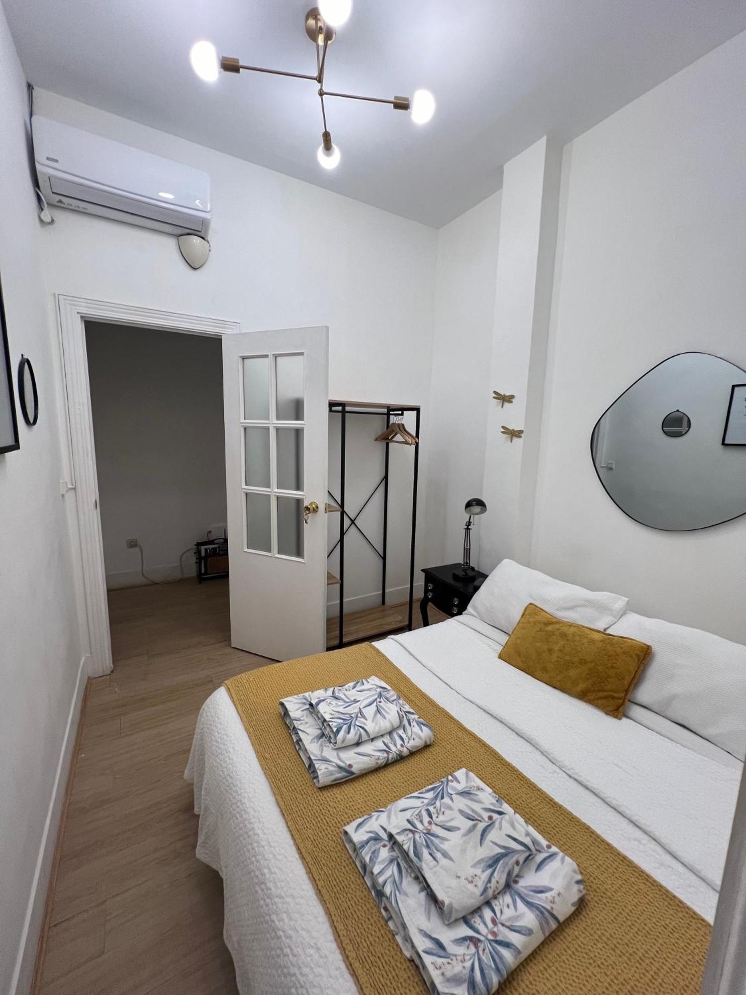 Urban Rooms Fuencarral Madrid Exterior photo