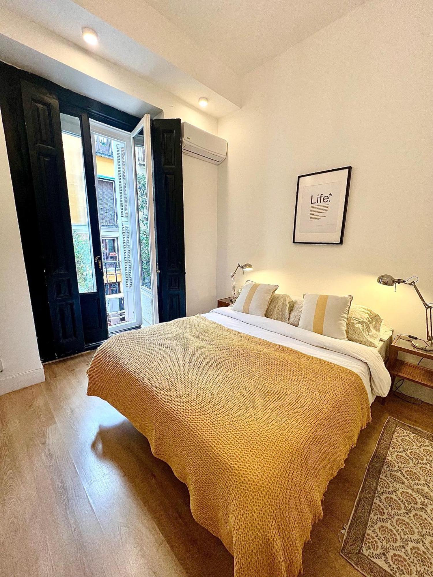 Urban Rooms Fuencarral Madrid Exterior photo